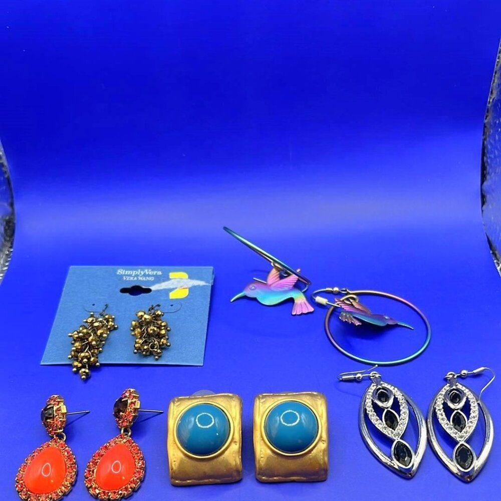 Costume Jewelry Earring Lot